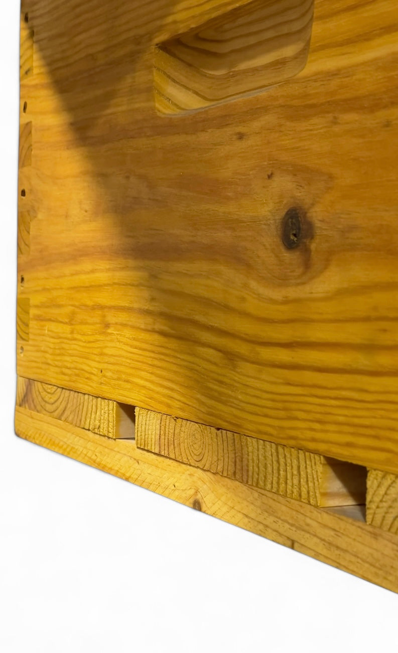 Nucleo Madera 3+3 Cuadros Langstroth x4 Piqueras x2 Entretapas Altas