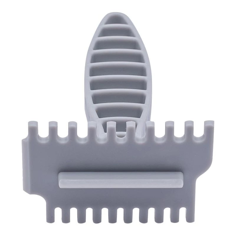 Plastic comb for cleaning queen excluders