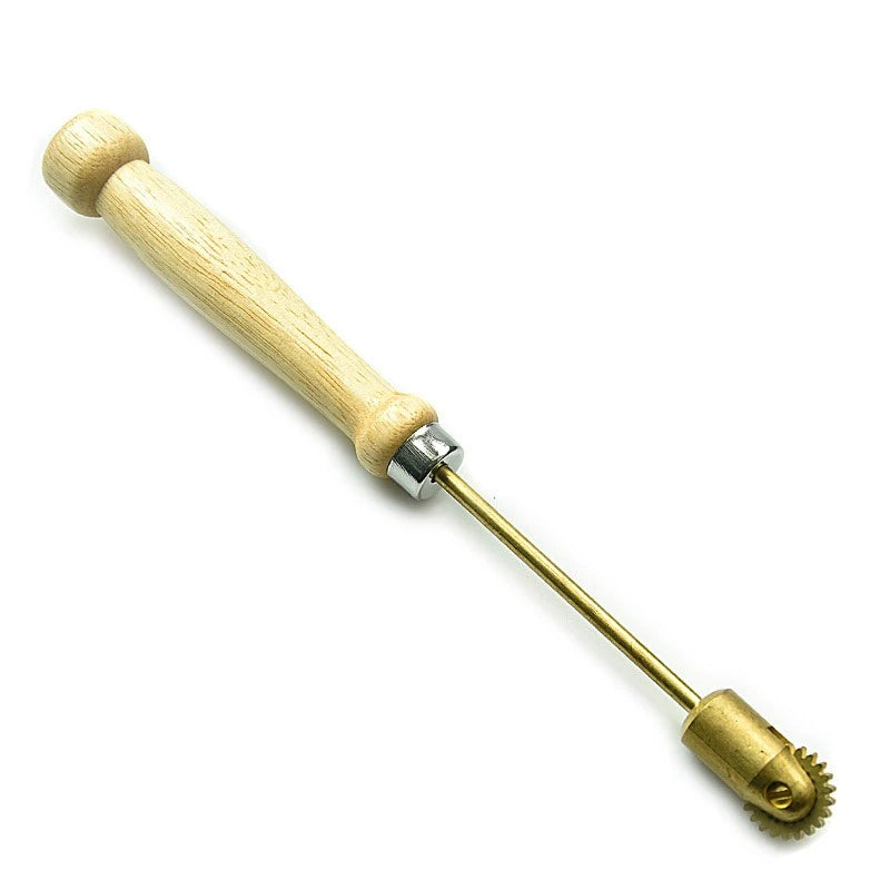 Spur for sticking wax